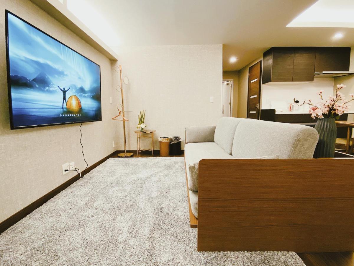 Cherry Blooming Tokyo- All Suite Boutique Hotel 东京伊樱里-中央区全套房艺术酒店 Εξωτερικό φωτογραφία