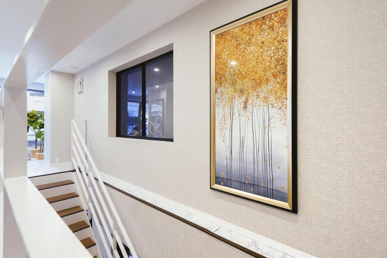Cherry Blooming Tokyo- All Suite Boutique Hotel 东京伊樱里-中央区全套房艺术酒店 Εξωτερικό φωτογραφία