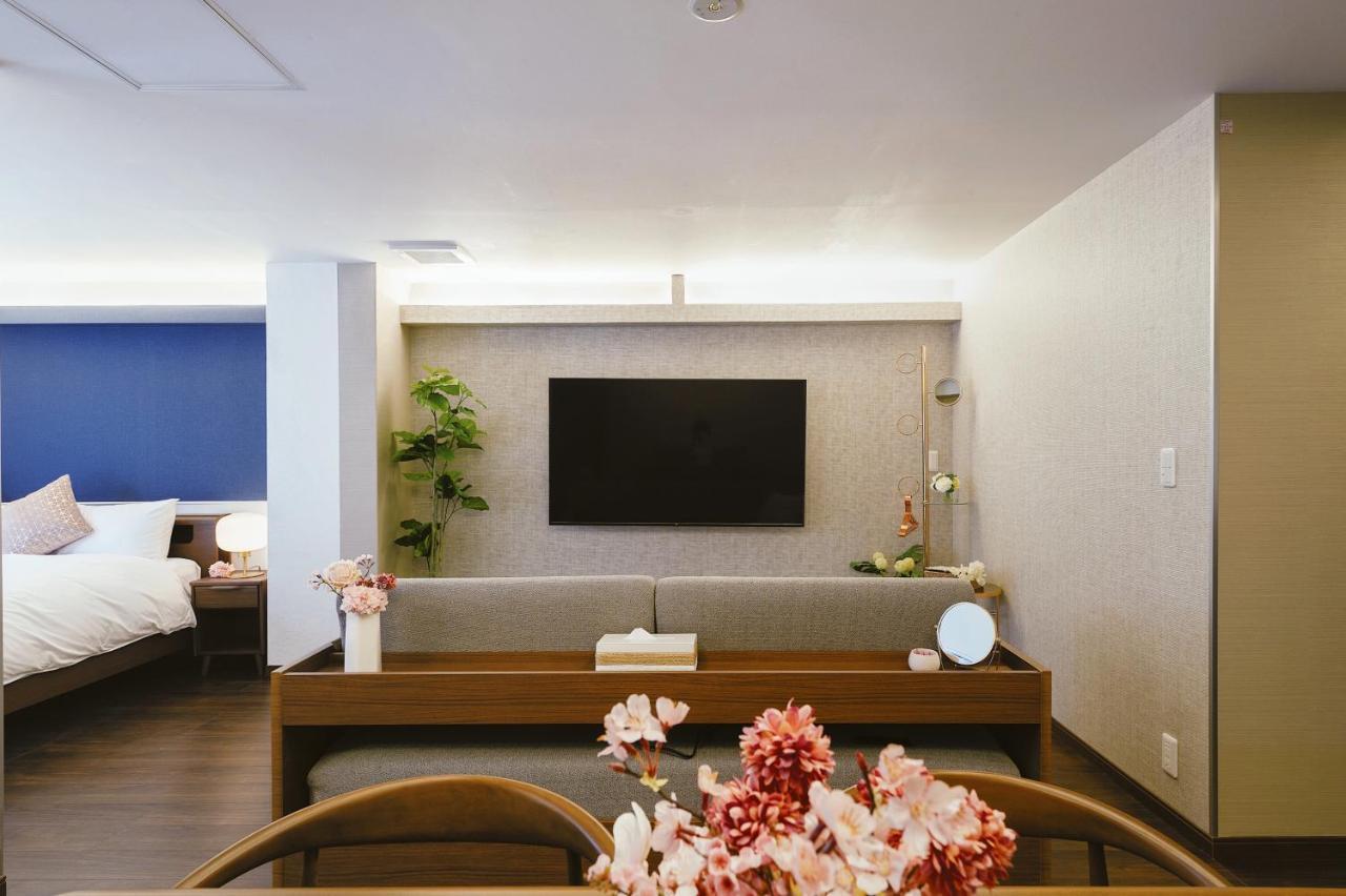 Cherry Blooming Tokyo- All Suite Boutique Hotel 东京伊樱里-中央区全套房艺术酒店 Εξωτερικό φωτογραφία